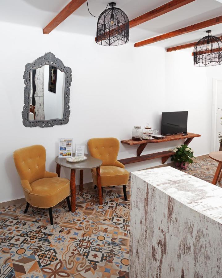 Irene City Villas Тира Экстерьер фото